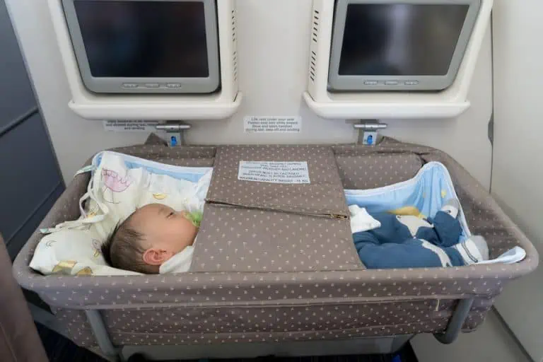 Voyager en avion avec son bébé